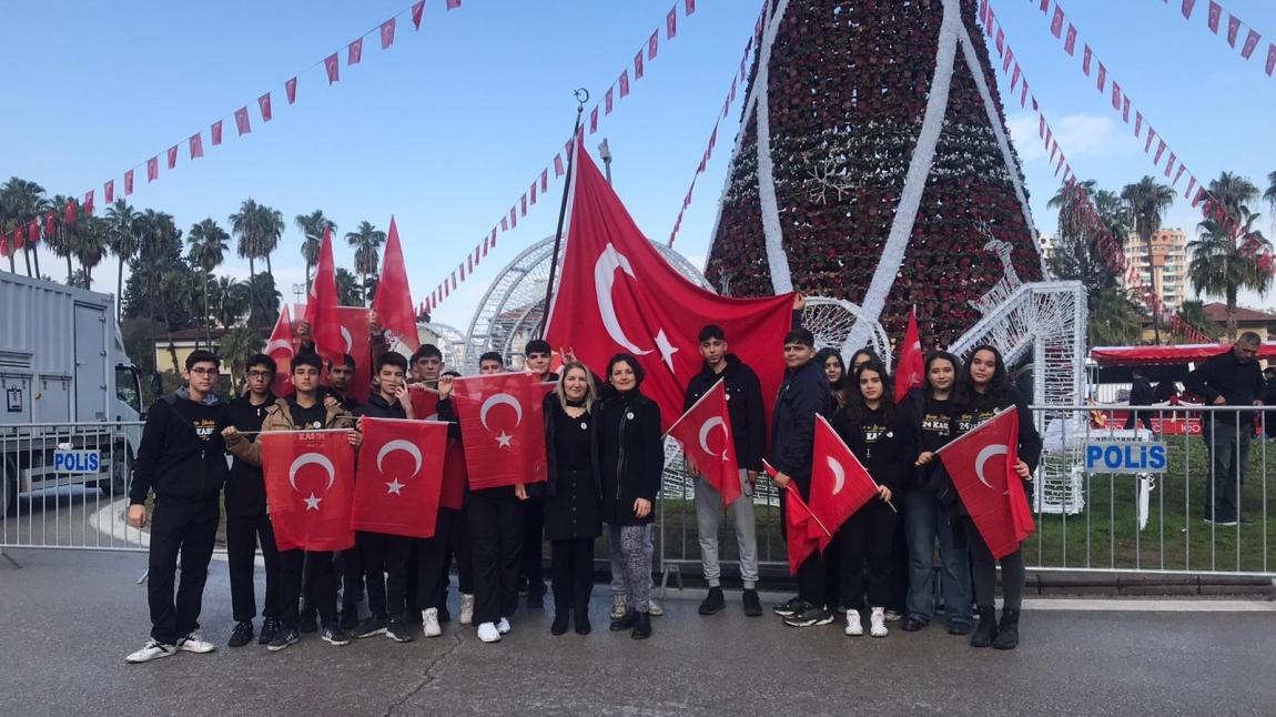 Öğretmen ve öğrencilerimiz 5 Ocak Adana’nın Kurtuluşunun 102.yıldönümünü kutlama törenine katıldılar.